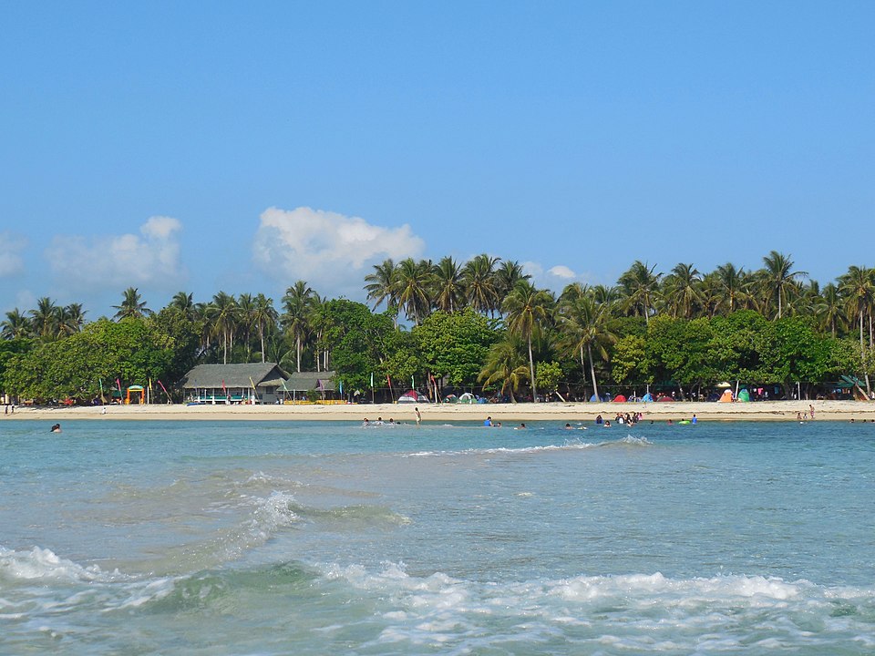 white sand beach in Cabagete