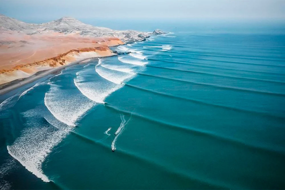 longest waves in the world Chicama Peru