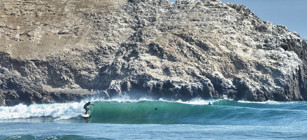 good surfing beach in Peru
